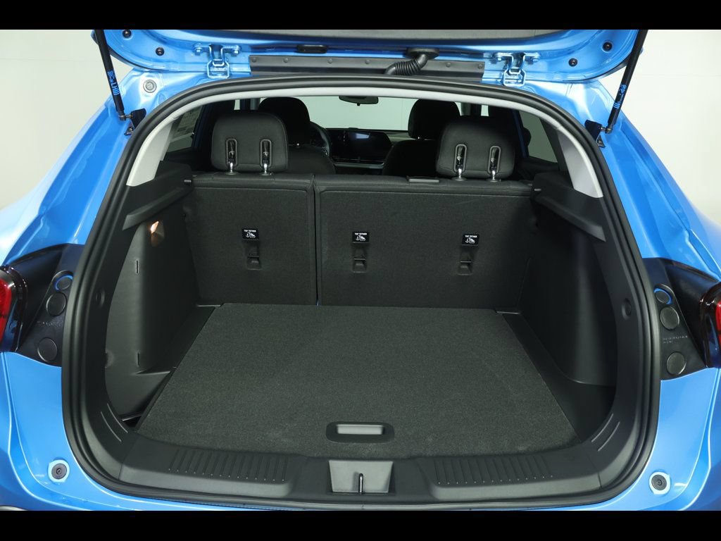 New 2026 Chevrolet Trax LS w/ LS Convenience Package FWD image 9