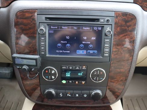 Used 2008 GMC Sierra 1500 Denali AWD/4WD image 9