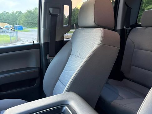Used 2019 Chevrolet Silverado 1500 Custom w/ Custom Convenience Package AWD/4WD image 13