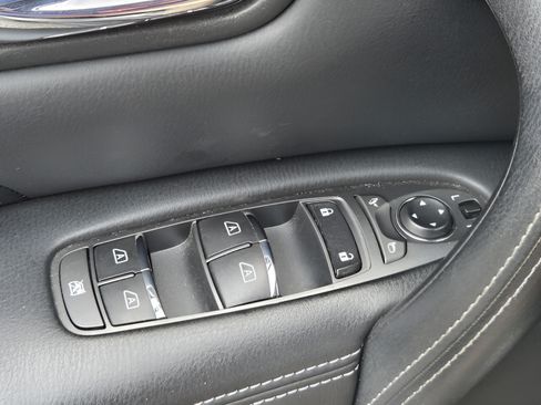 Used 2017 INFINITI QX80 2WD w/ Deluxe Technology Package image 31