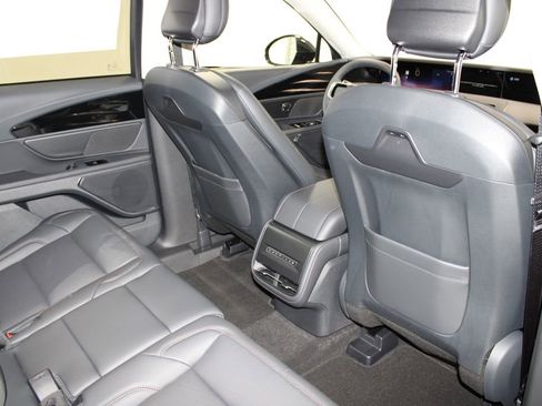 New 2026 Lincoln Nautilus Premier image 32