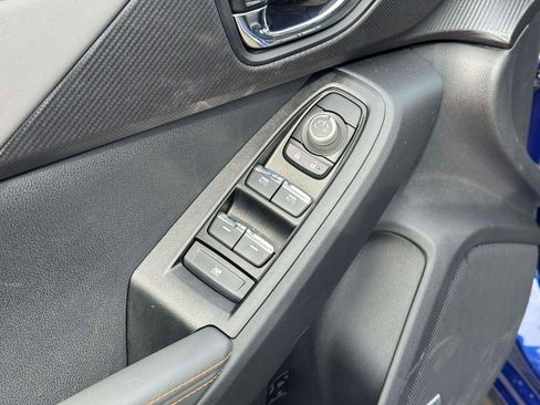 Certified 2024 Subaru Crosstrek 2.5i Limited w/ Crosstrek Mirror Package image 16