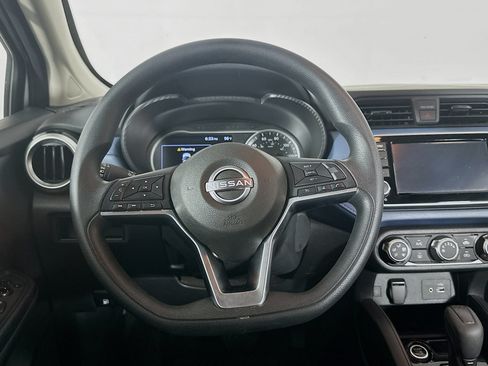Used 2025 Nissan Versa SV FWD image 18