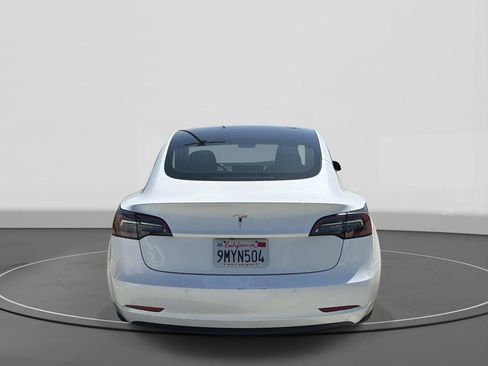 Used 2022 Tesla Model 3 RWD image 4