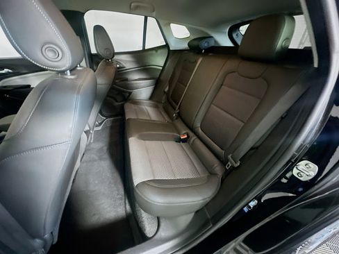 Used 2025 Chevrolet Trax LT image 26