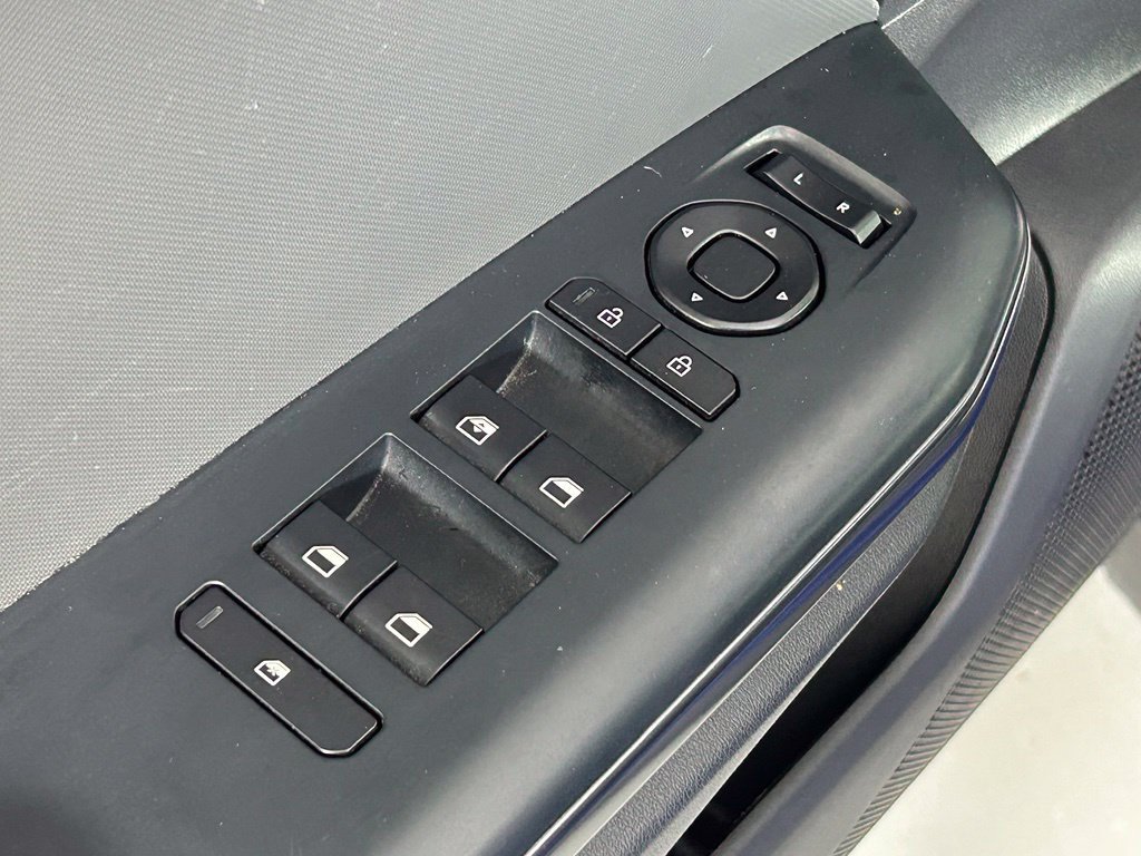 Used 2025 Kia K4 FWD image 31