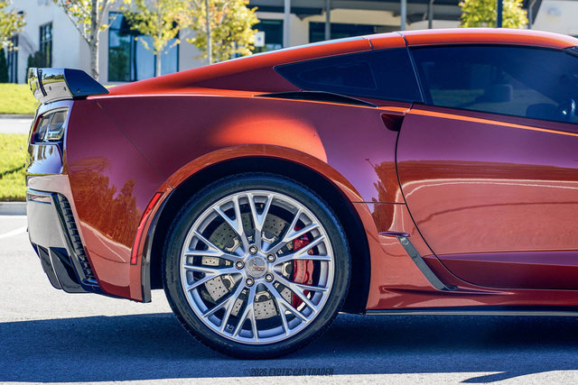 Used 2015 Chevrolet Corvette Z06 w/ Z07 Performance Package RWD image 9