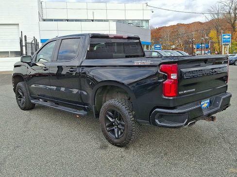 Used 2021 Chevrolet Silverado 1500 LT Trail Boss w/ Convenience Package II image 4