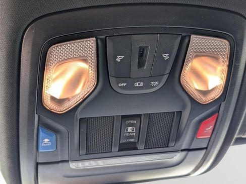 Used 2023 RAM 1500 Big Horn AWD/4WD image 30