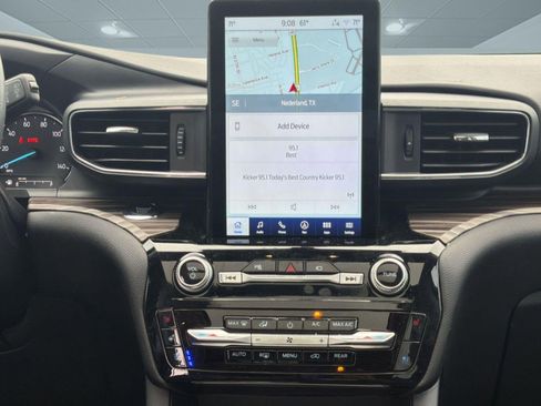 Used 2023 Ford Explorer Limited w/ Limited Technology Package image 24