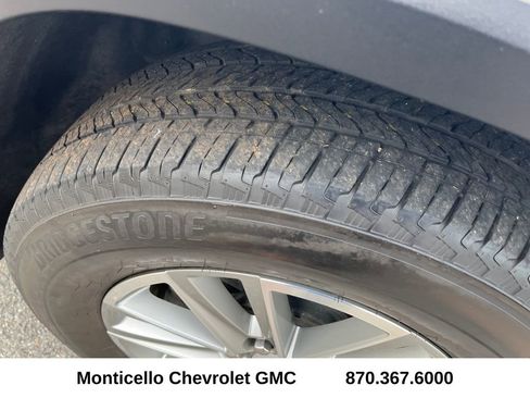 Certified 2023 Chevrolet Traverse LT FWD image 29