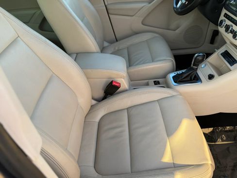Used 2013 Volkswagen Tiguan S AWD/4WD image 40
