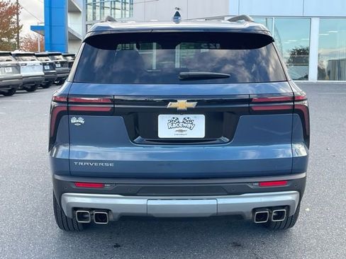 New 2025 Chevrolet Traverse LT w/ Enhanced Driving Package image 6