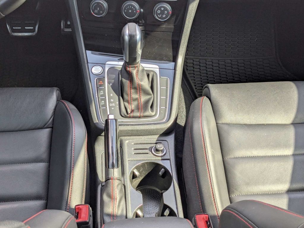 Used 2020 Volkswagen GTI SE FWD image 24