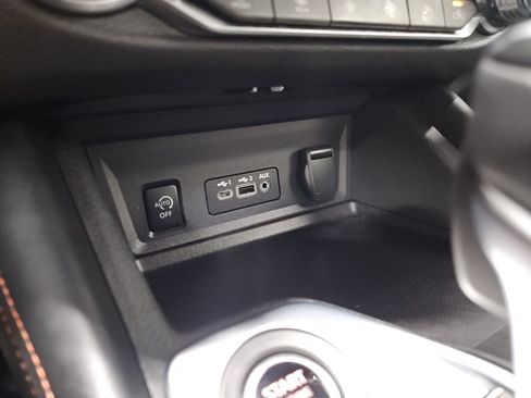 Used 2024 Nissan Sentra SR w/ SR Premium Package FWD image 18