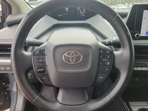 Used 2024 Toyota Prius LE FWD image 18