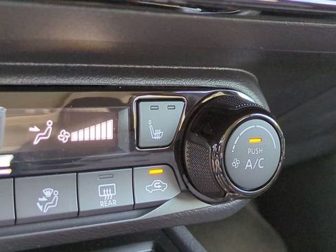 New 2026 Nissan Kicks SV w/ SV Premium Package FWD image 22