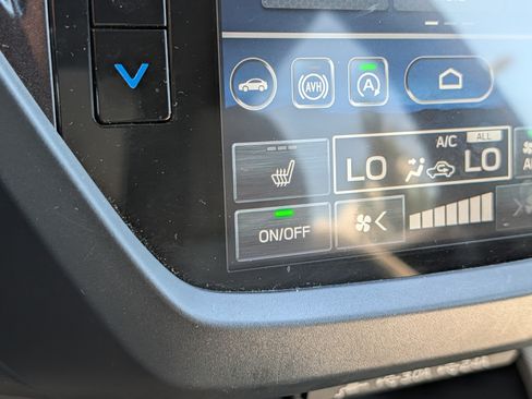 Certified 2025 Subaru Forester Premium AWD/4WD image 28