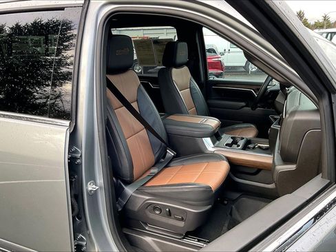 Certified 2025 Chevrolet Silverado 3500 High Country w/ High Country Premium Package image 7