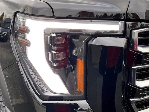 Used 2025 GMC Sierra 3500 AT4 w/ AT4 Premium Plus Package image 28