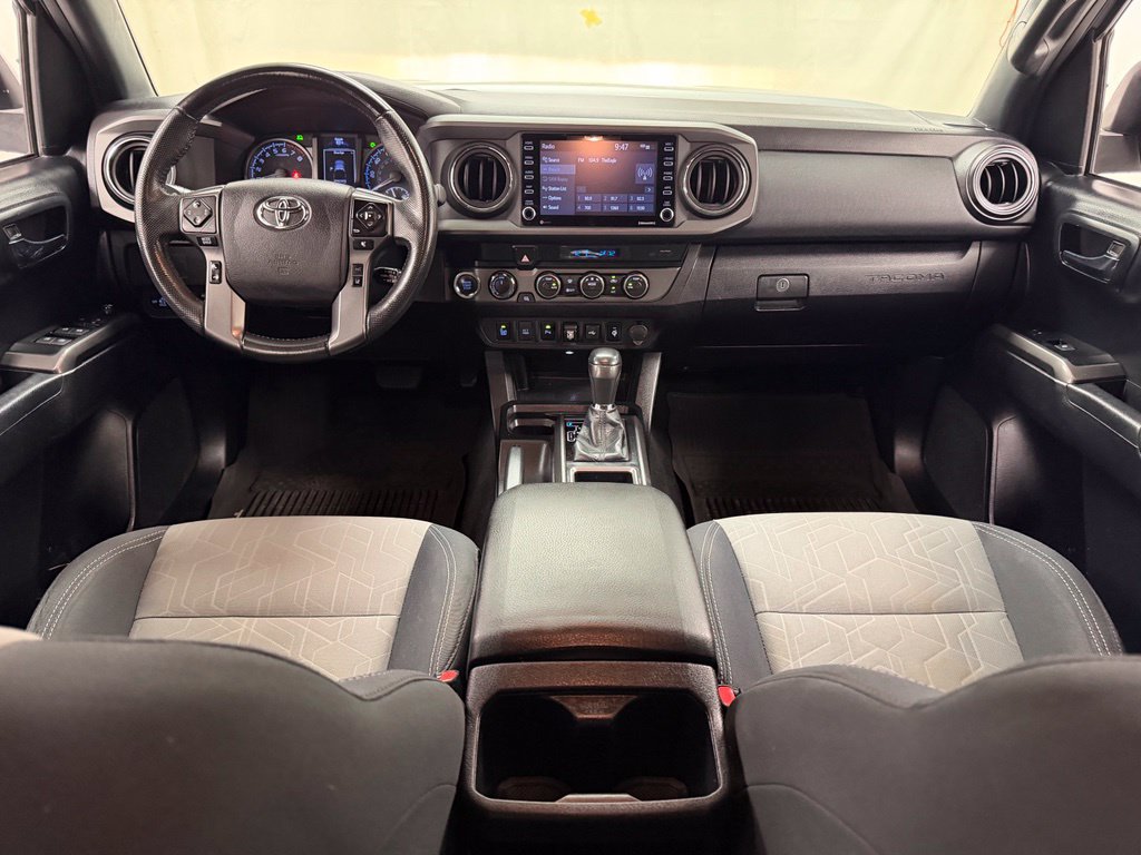 Used 2021 Toyota Tacoma TRD Off-Road w/ Technology Package AWD/4WD image 27
