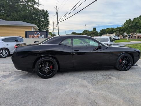 Used 2020 Dodge Challenger R/T RWD image 4