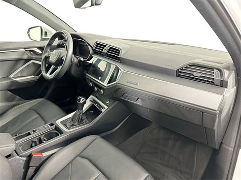 Used 2024 Audi Q3 2.0T Premium image 29