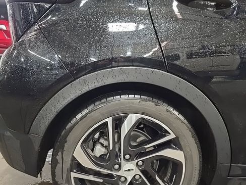 Used 2022 Chevrolet Bolt LT w/ Infotainment Package image 17