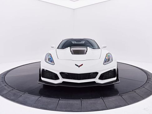 Used 2019 Chevrolet Corvette ZR1 RWD image 28