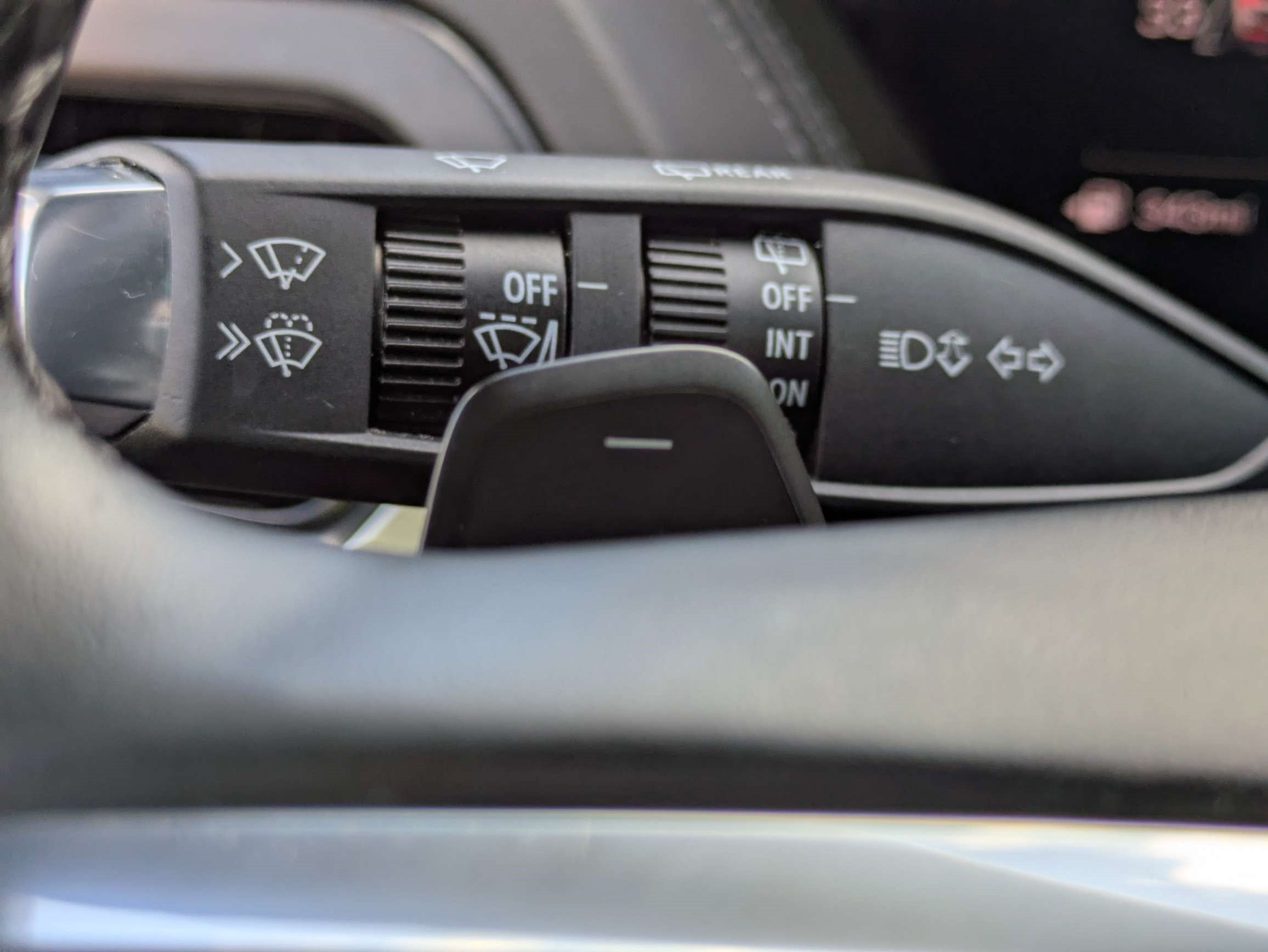 Used 2025 GMC Yukon XL Denali AWD/4WD image 29
