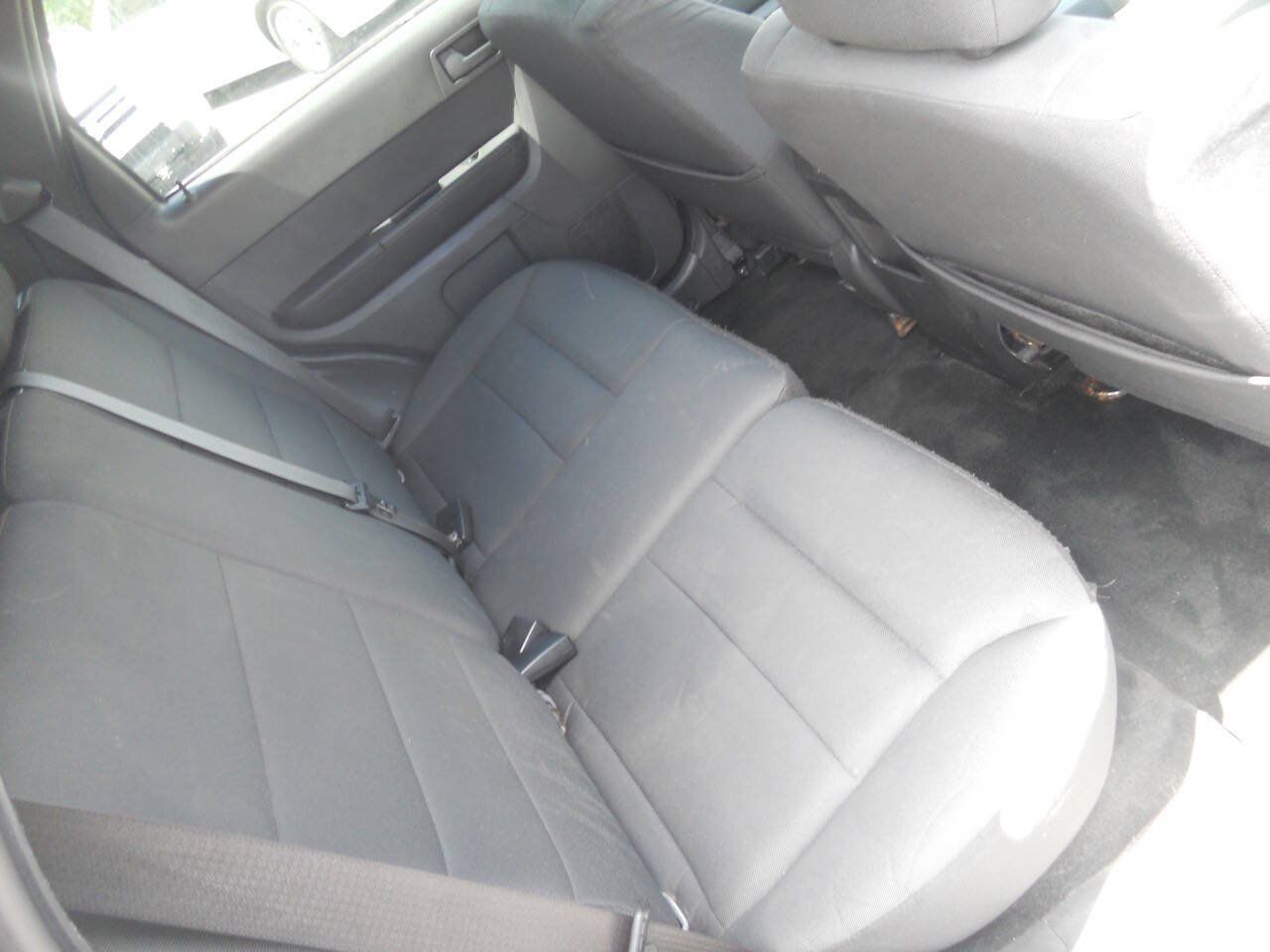 Used 2011 Ford Escape XLT w/ 202A Rapid Spec Order Code FWD image 17