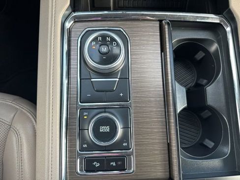 Used 2024 Ford Expedition Limited image 39
