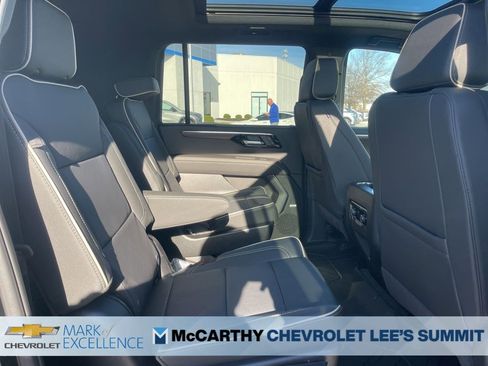 New 2026 Chevrolet Suburban Premier w/ Sun And Tow Package AWD/4WD image 16