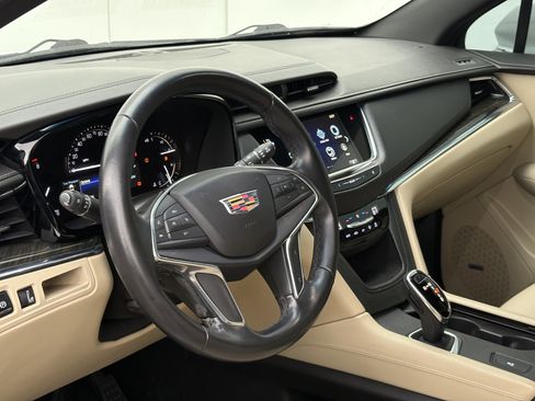 Used 2018 Cadillac XT5 FWD image 14