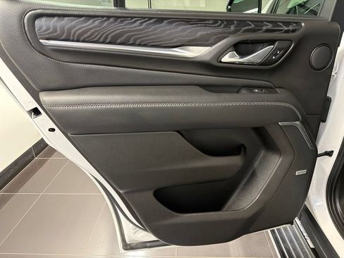 Used 2021 GMC Yukon Denali w/ Denali Premium Package AWD/4WD image 34