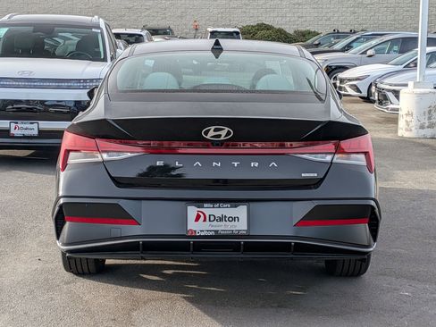 New 2026 Hyundai Elantra Limited FWD image 3