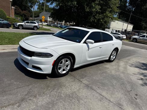 Used 2020 Dodge Charger SXT w/ Leather Interior Group RWD image 2