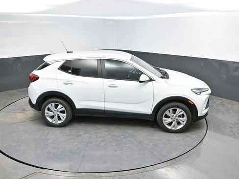 Used 2025 Buick Encore GX Preferred AWD/4WD image 34