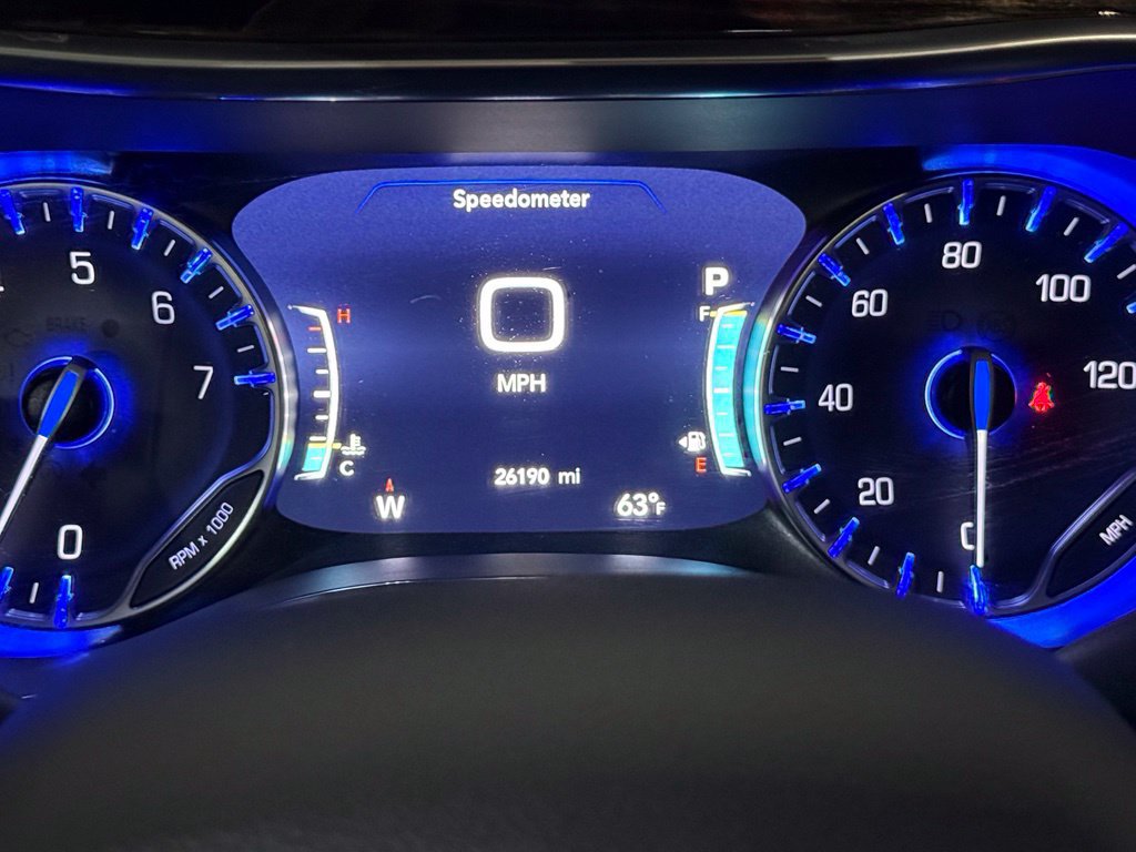 Used 2024 Chrysler Pacifica Limited AWD/4WD image 36