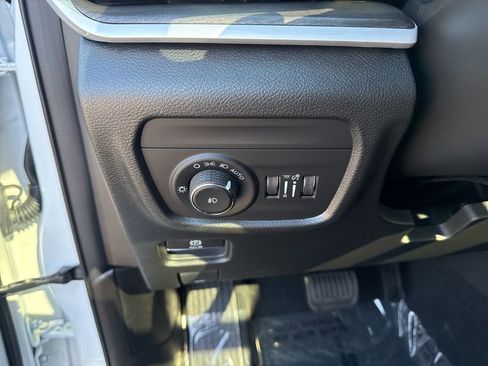 Used 2026 Jeep Grand Cherokee Limited w/ Limited Altitude Package AWD/4WD image 16