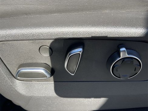 Used 2024 GMC Sierra 2500 Denali Ultimate image 12