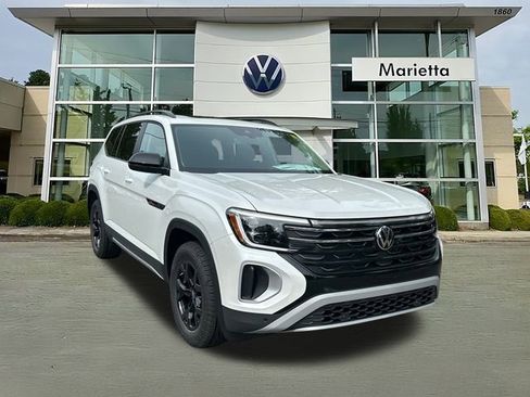 New 2026 Volkswagen Atlas Peak Edition AWD/4WD image 1