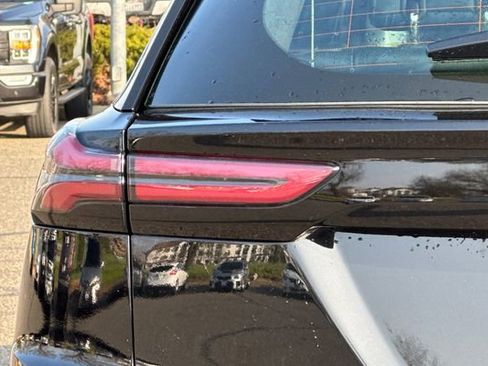 Used 2023 Chevrolet Bolt EUV Premier image 47