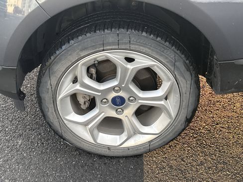 Used 2022 Ford EcoSport SE w/ SE Convenience Package image 9