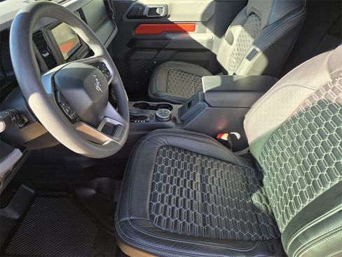 Used 2023 Ford Bronco Base w/ Sasquatch Package image 7