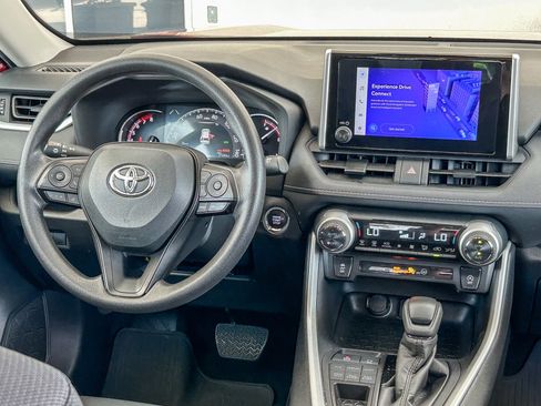 Used 2025 Toyota RAV4 XLE AWD/4WD image 12
