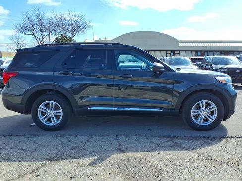 Used 2024 Ford Explorer XLT w/ Equipment Group 202A image 6