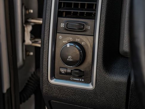 Used 2015 RAM 2500 Lone Star image 28