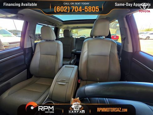 Used 2014 Toyota Highlander Limited Platinum FWD image 6