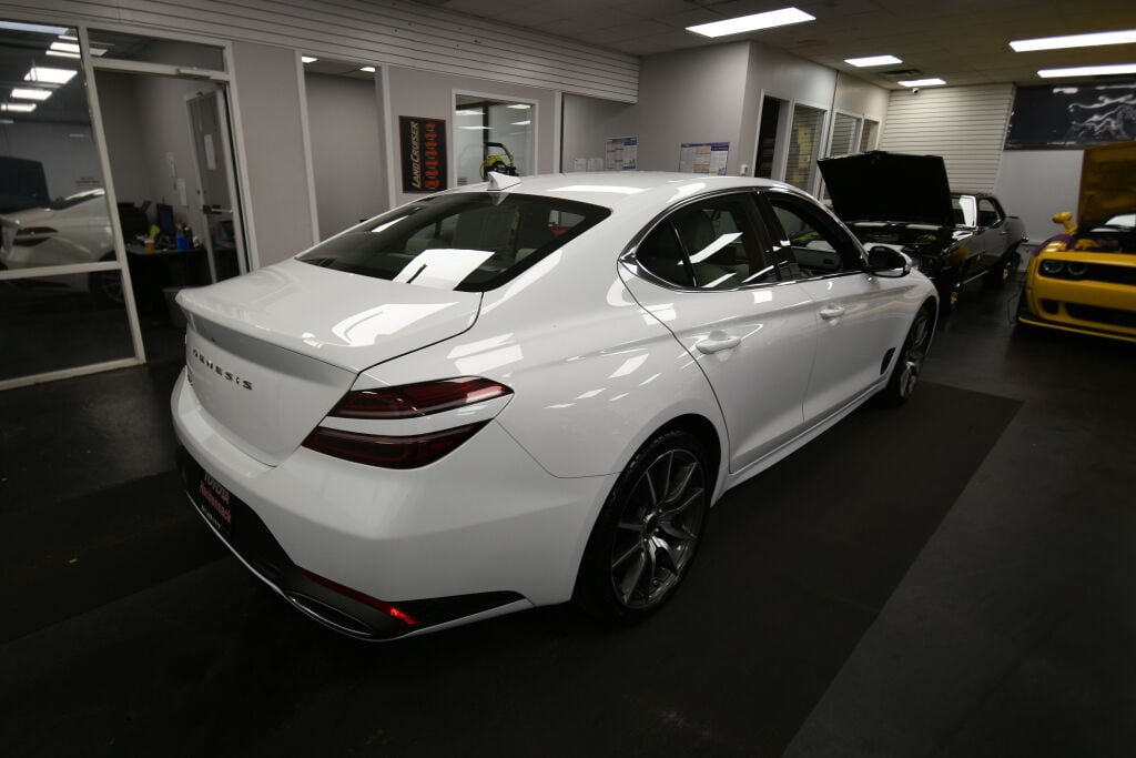 Used 2025 Genesis G70 2.5T image 8